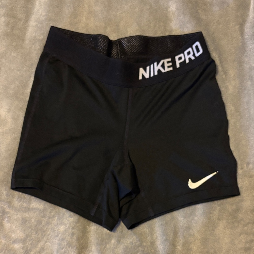 Nike Pro Women's Black Athletic Shorts